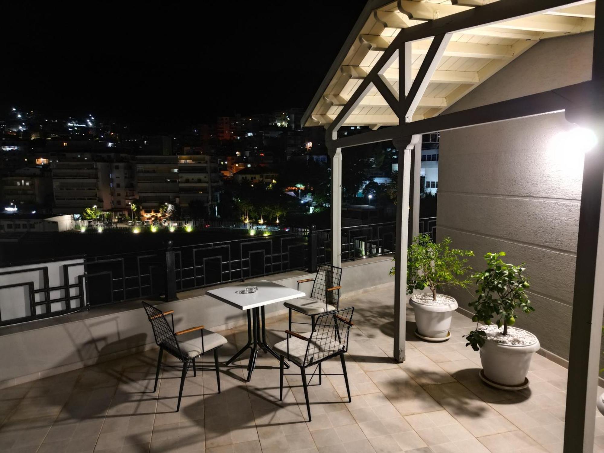Rs Skendo Apartments Gjirokastër Exteriör bild