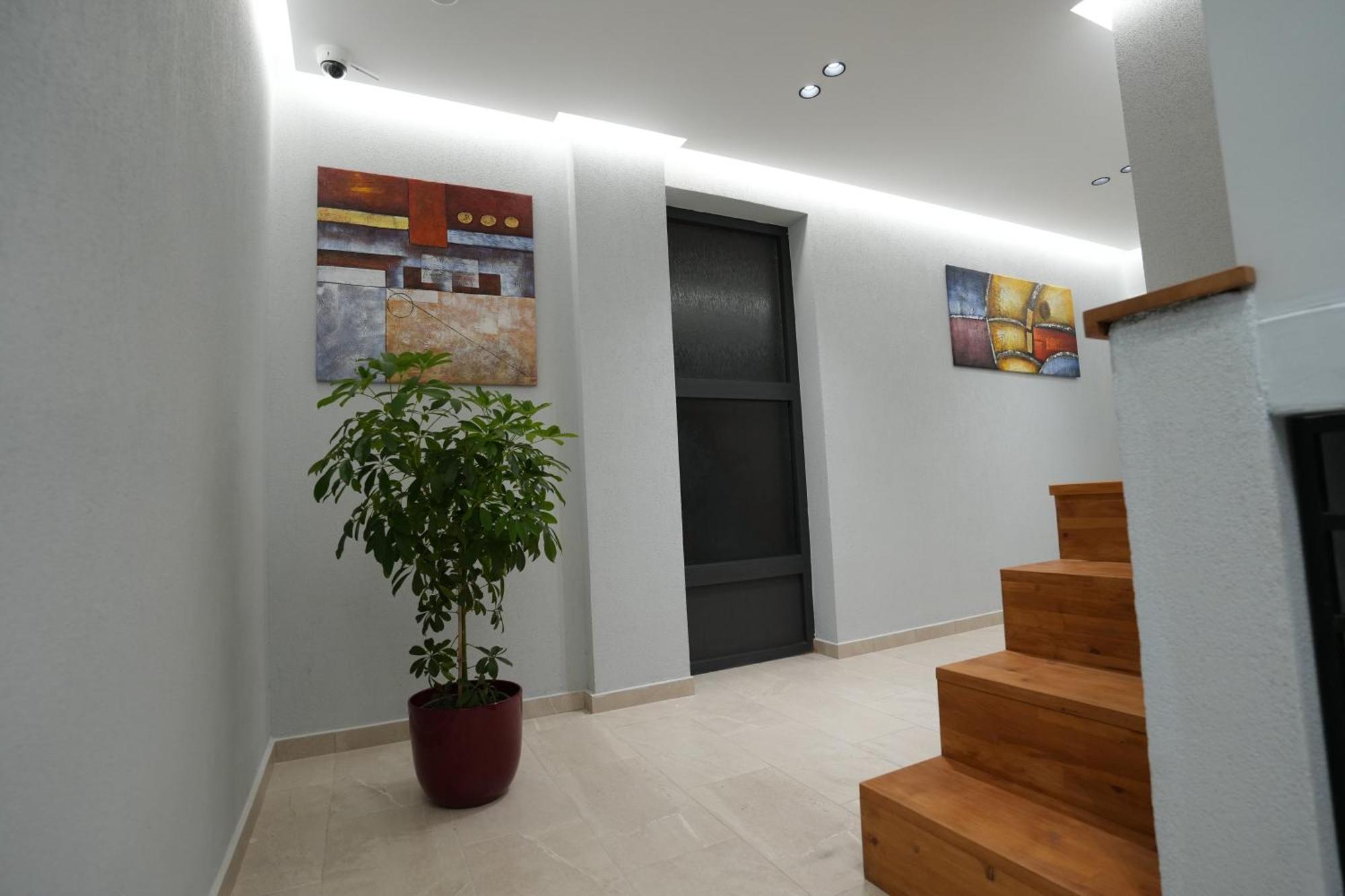 Rs Skendo Apartments Gjirokastër Exteriör bild